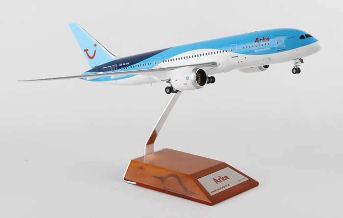 新品☆We Fly 1st, Boeing 787-8 Scale 1:200 Boeing B787-8 N787BA – Scale 1:200 – SQ Wings – 28.35 cm