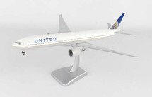 United 777-300ER w/ Gear & Wifi Radome