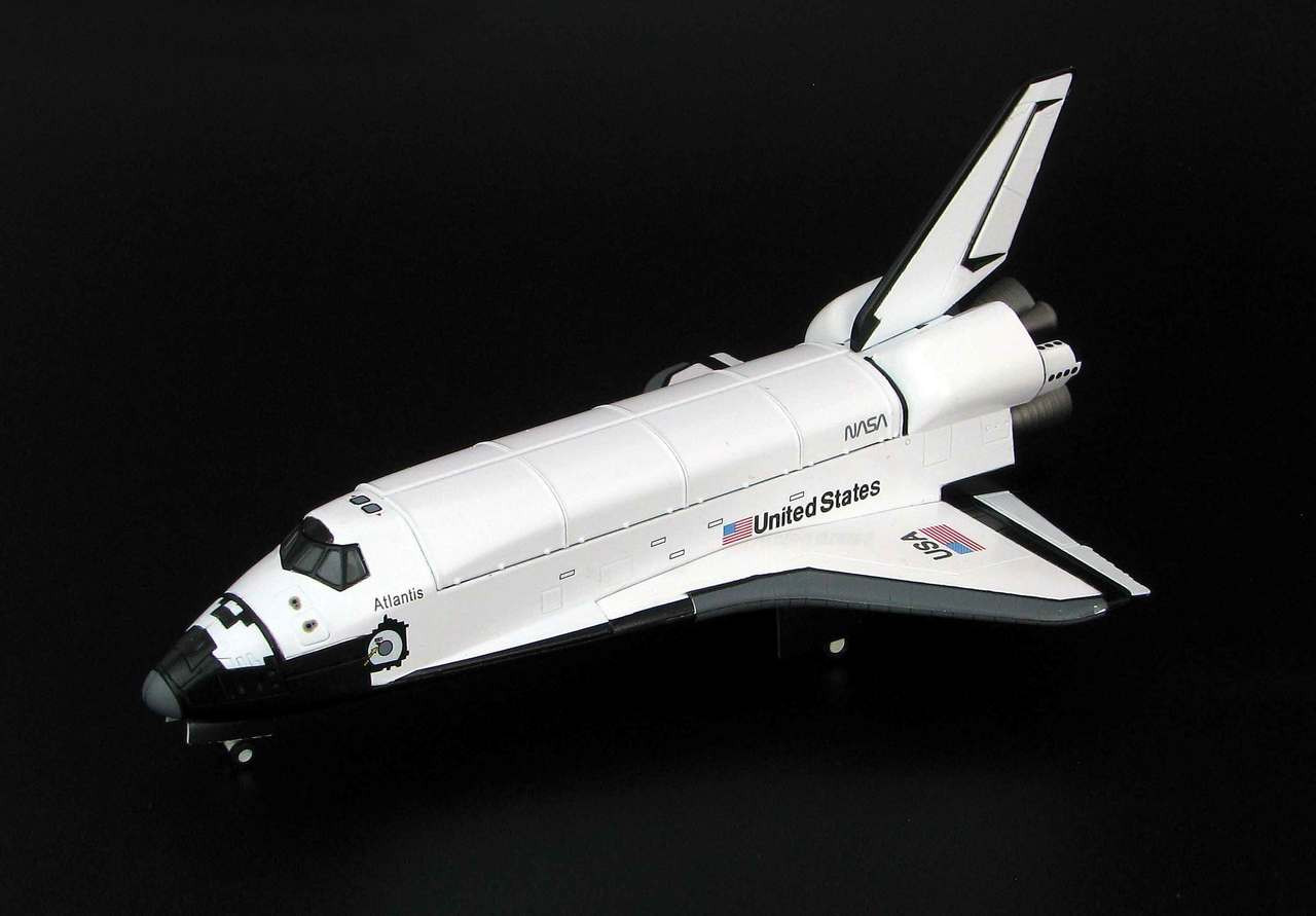 Space Shuttle NASA, OV-104 Atlantis, October 3, 1985, 1:200 Hobby