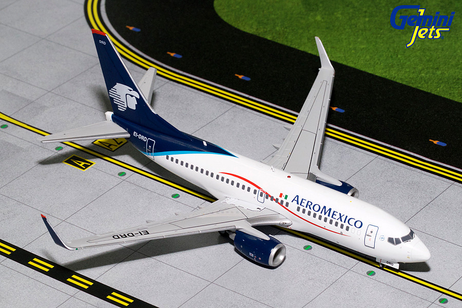 AeroMexico B737-700(W) EI-DRD Gemini Diecast Display Model, 1:200