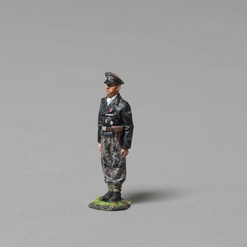 SS Panzer Division NCO wearing traditional black Panzer jacket WWII, single figure, 1:30 Thomas Gunn TG-SS077A