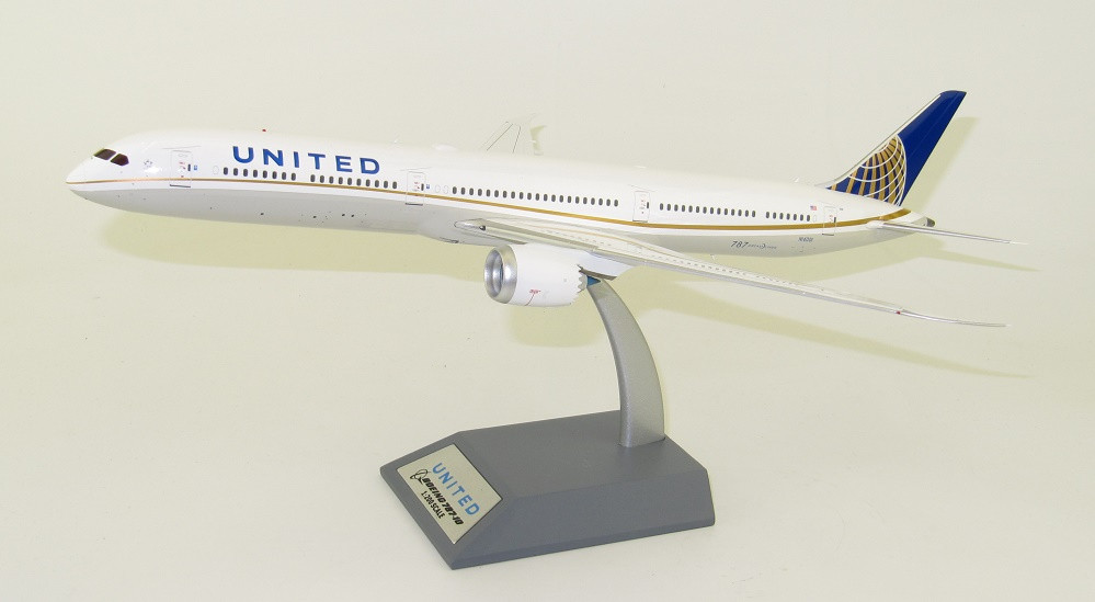 United Airlines Boeing 787 10 Dreamliner N14001 With Stand 1 200 Inflight 200 If 7810ua0919