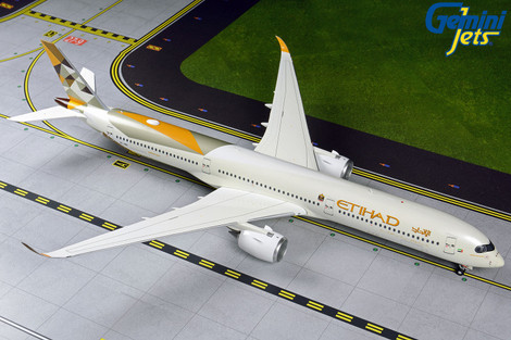 etihad toy plane
