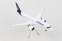 Lufthansa A320NEO D-AIJA (New Livery) Gemini 200 Diecast Display Model
