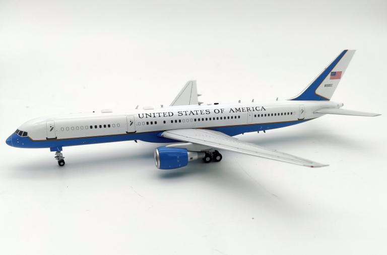 A Quick Look at the Boeing C-32A Flying as Air Force 2 Into