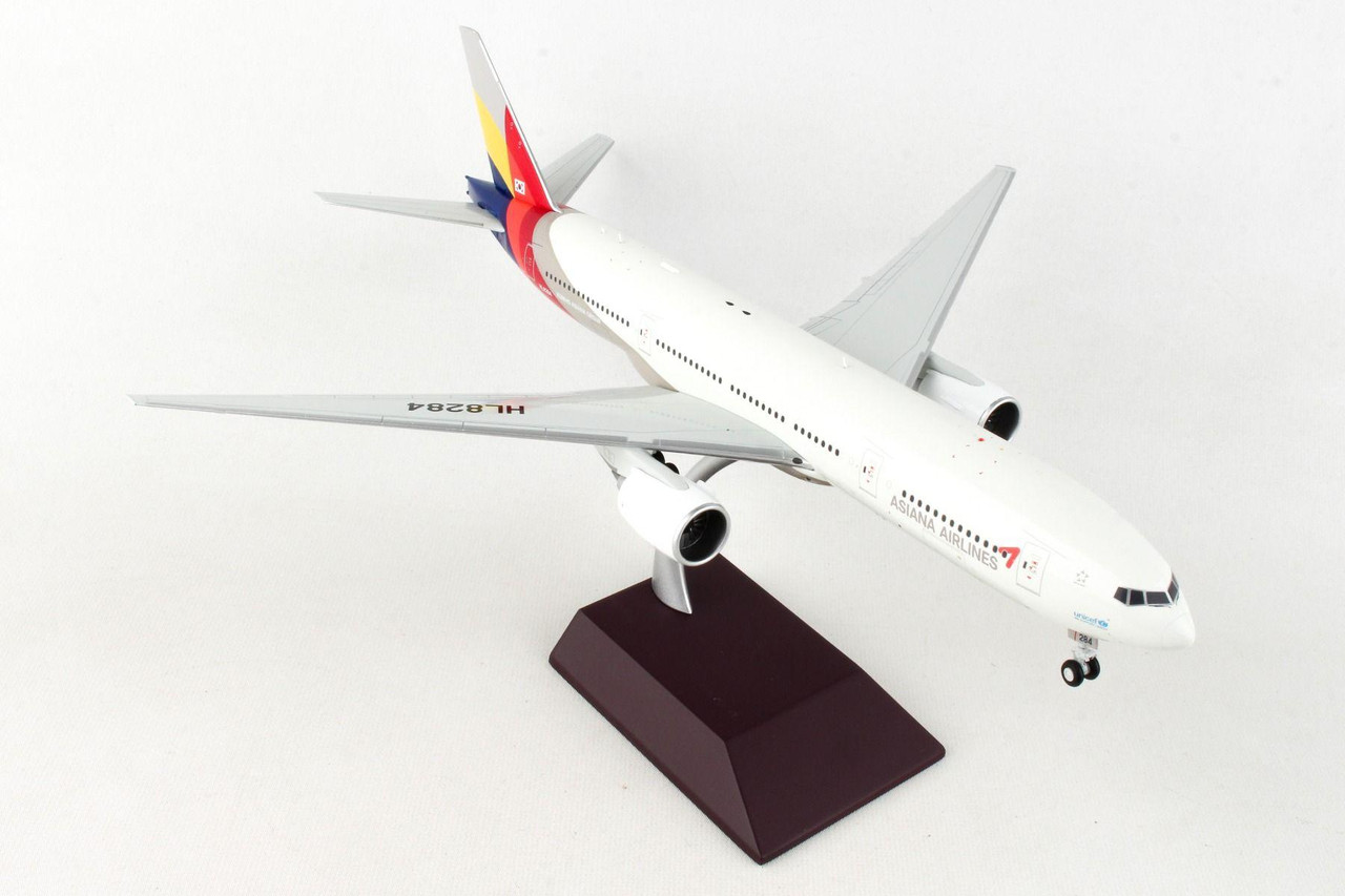 Asiana Airliners 777-200ER, HL8284 Gemini 200 Diecast Display Model