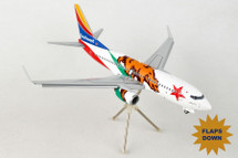 Southwest Airlines 737-700W, California One, Flaps Down, N943WN Gemini Diecast Display Model