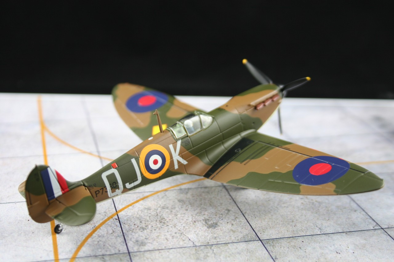 Escaparate Corgi batalla de Gran Bretaña Colección Spitfire y Hurricane FTB Escala 