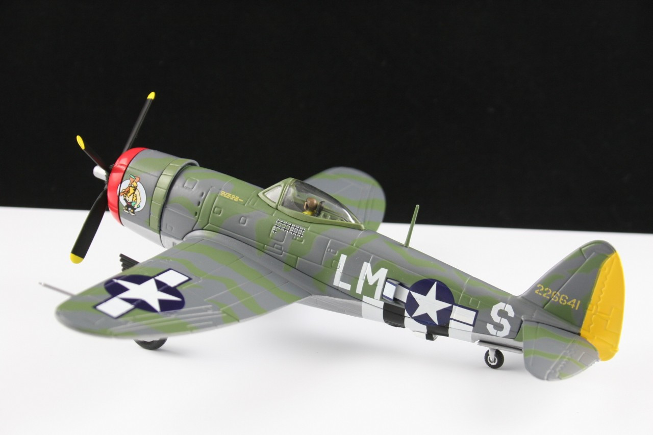 P-47 Thunderbolt Col. Dave Schilling`s, 1:72 Corgi CG-C33801
