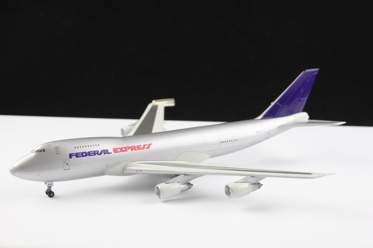 2-Piece Set B747-200F and MD-11F 1:400 Federal Express N601FE and N631FE
