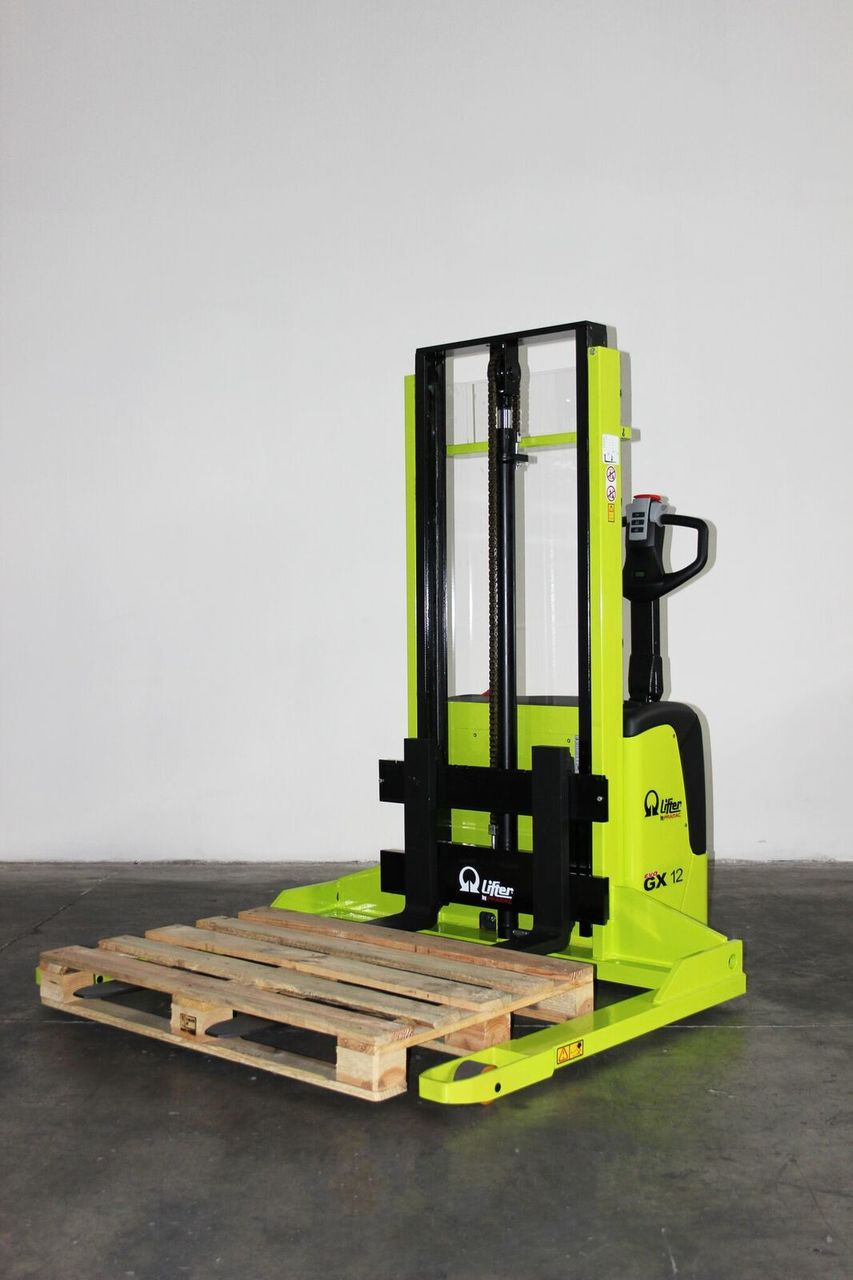 Pramac GX12/35 | Pramac GX Electric Straddle Stacker | Pallet Stackers