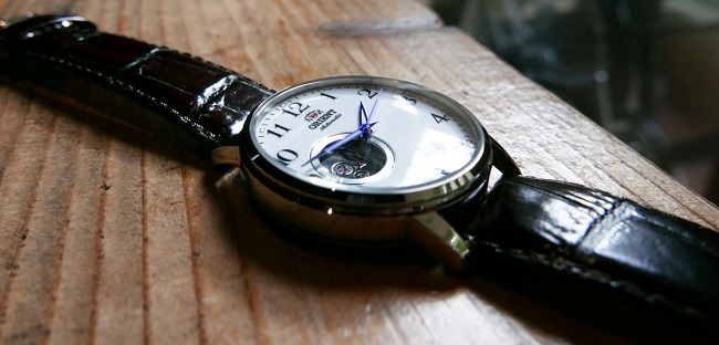 Đồng hồ Orient FDB08005W sang trọng