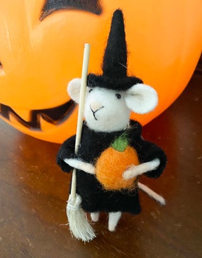 witchy mouse critter