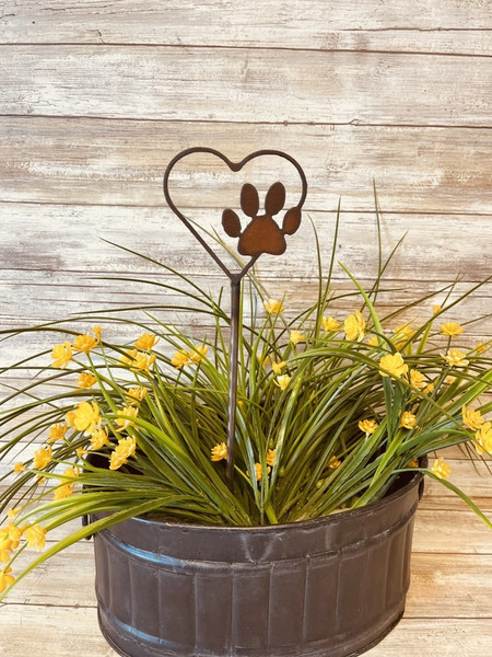 heart outline with paw plant stake