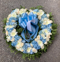 Medium size standing heart shown 