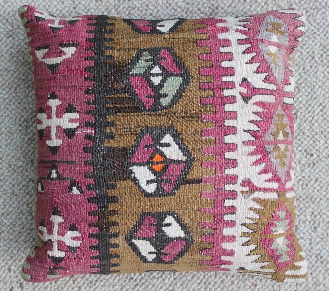 kilim-cushion-13-.jpg