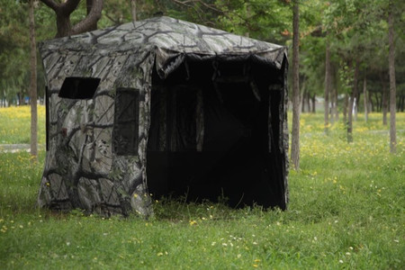 This is a Large Door hub style blind - ideal for elderly or handicapped hunting.
Design also allows for easily connecting multiple blinds to create double wide blind configuration for bigger hunting parties.
Magnetic window closures for silent hunting.