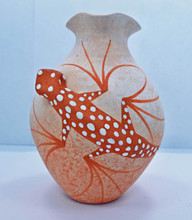 Zuni Tony Lorenzo Pottery Lizard