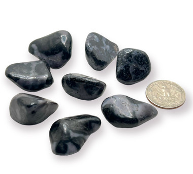 EACH STONE MAY VARY IN SIZE AND SHAPE. 