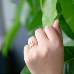 New-Leaves Laurel Adjustable Branch Ring-3301LA