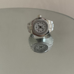 NEW Couple Finger Watch Mini Clock Retro Creative Elastic Ring 0299