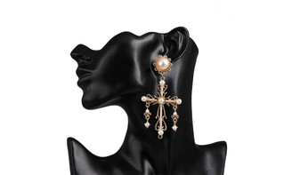 NEW Women's vintage baroque cross and pearl court style earrings 5832