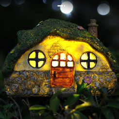 NEW 2606 Solar House Garden Ornament Resin Outdoor Decorative Light  Y147
