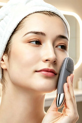 NEW 2607 Sonic Silicone Facial Cleansing Brush  Y180