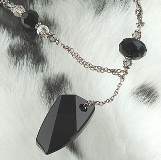 Deco Necklace in Jet (Black)