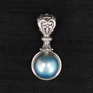 Blue Pearl Round Pendant