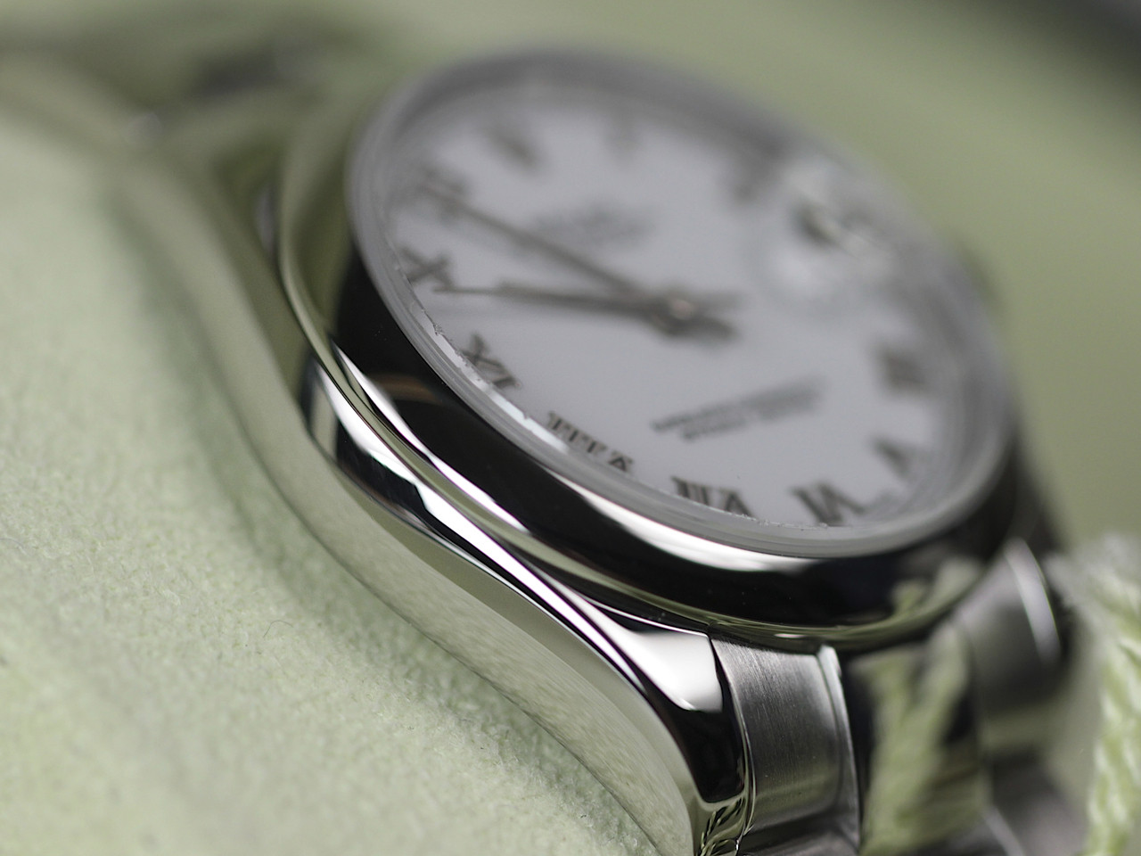 datejust 41 white dial roman numerals