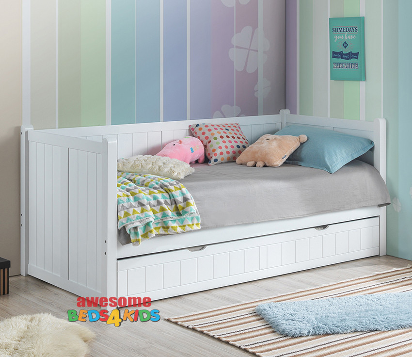 Crystal Daybed with Single Trundle is beautifully made with solid bed heads. This is a very popular model for a first bed. The crystal day bed is ideal when transitioning from out of the cot for extra safety.
