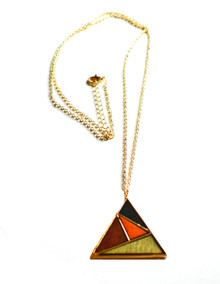 GEOWOOD TRIANGLE BLACK SAILS NECKLACE