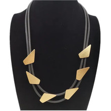 NEOPRENE & ALLOY CHIPS NECKLACE