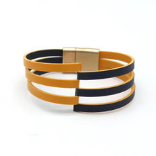 MAGNETIC TWIST BRACELET - GOLD & NAVY