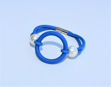 BLUE NEOPRENE BRACELET WITH PEARLS