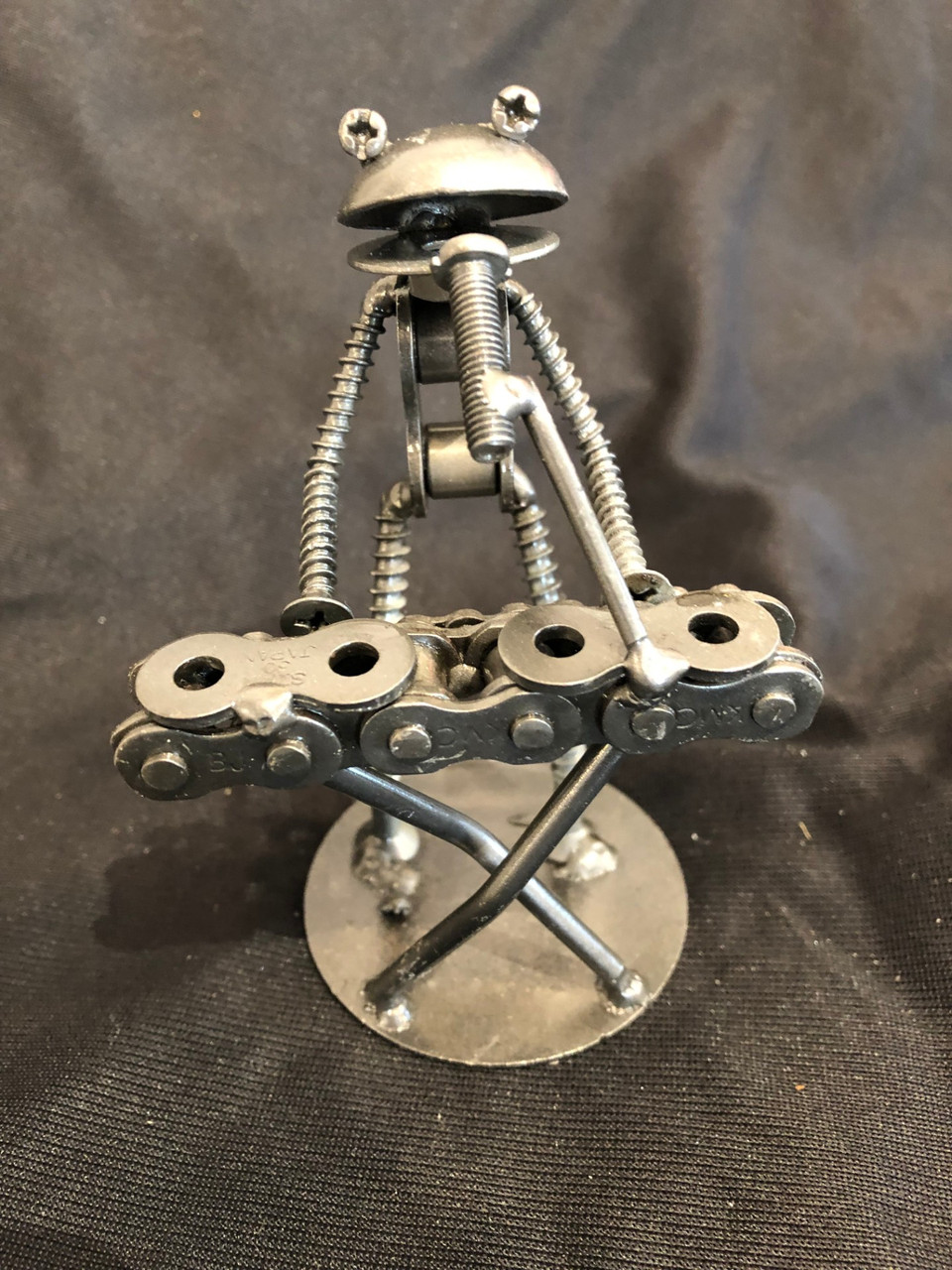 6" Frog Piano Keyboard Player Henry Cesneros