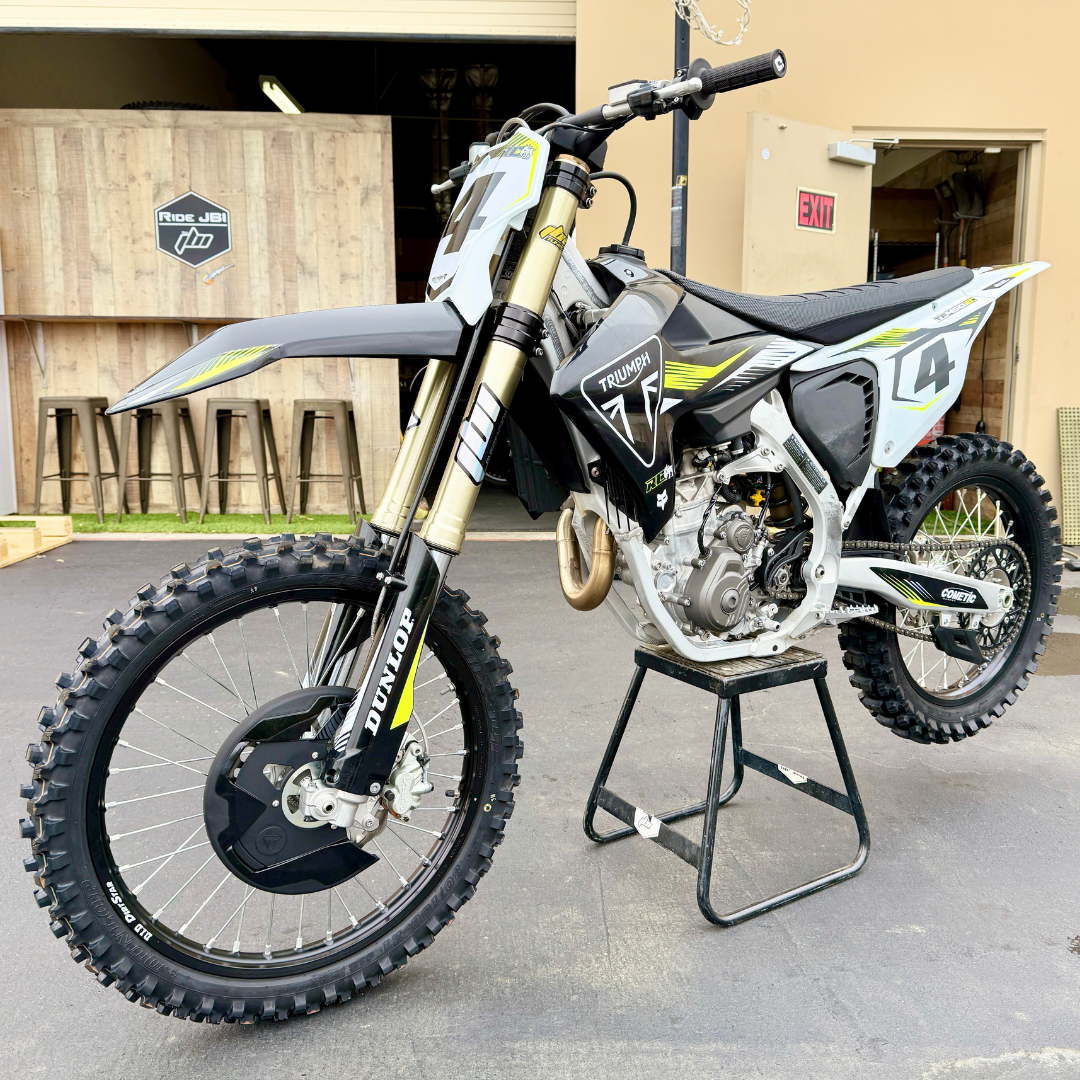 2025-triumph-tf-450-rc-edition-p2.png