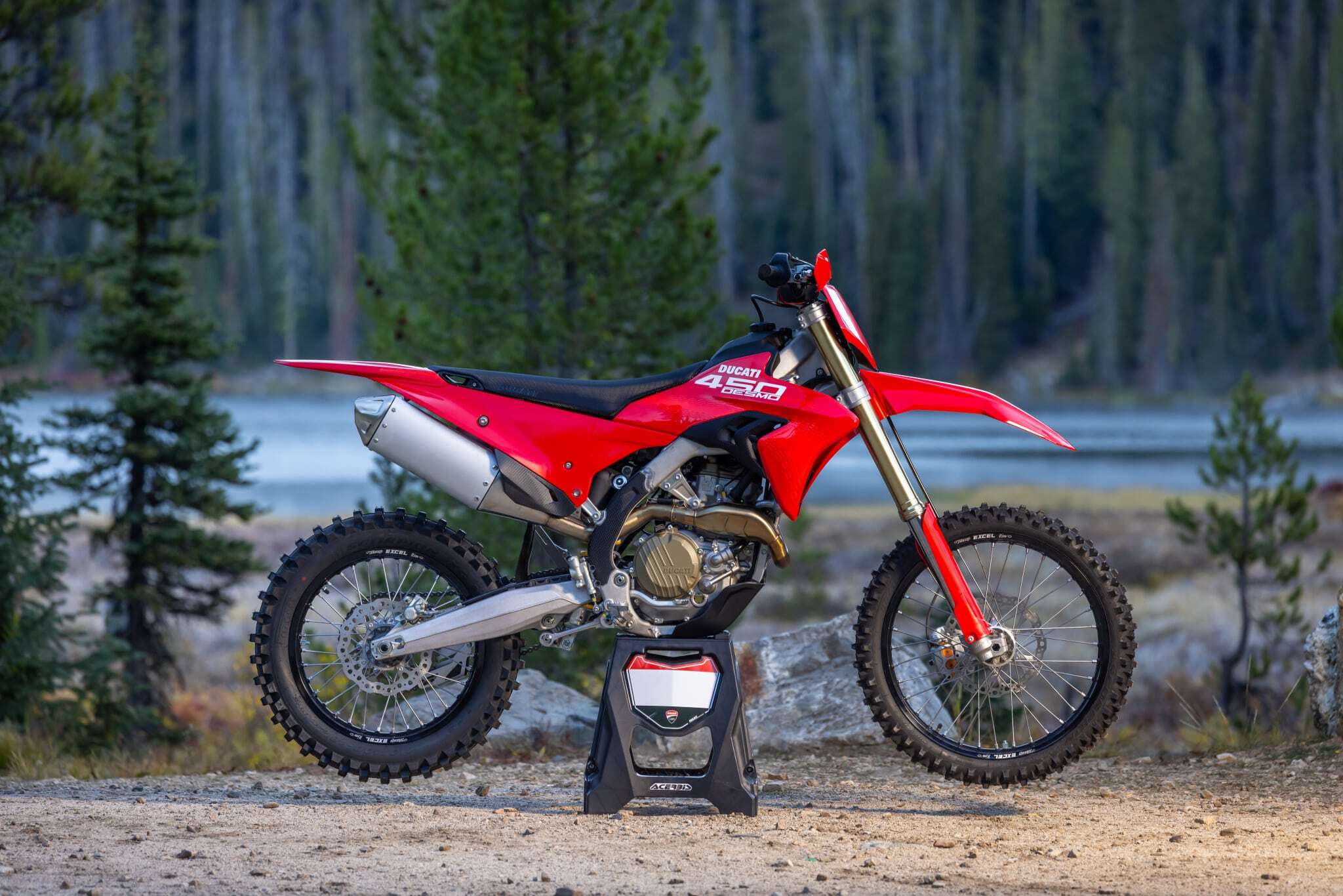 desmo450-edx-scaled.jpg