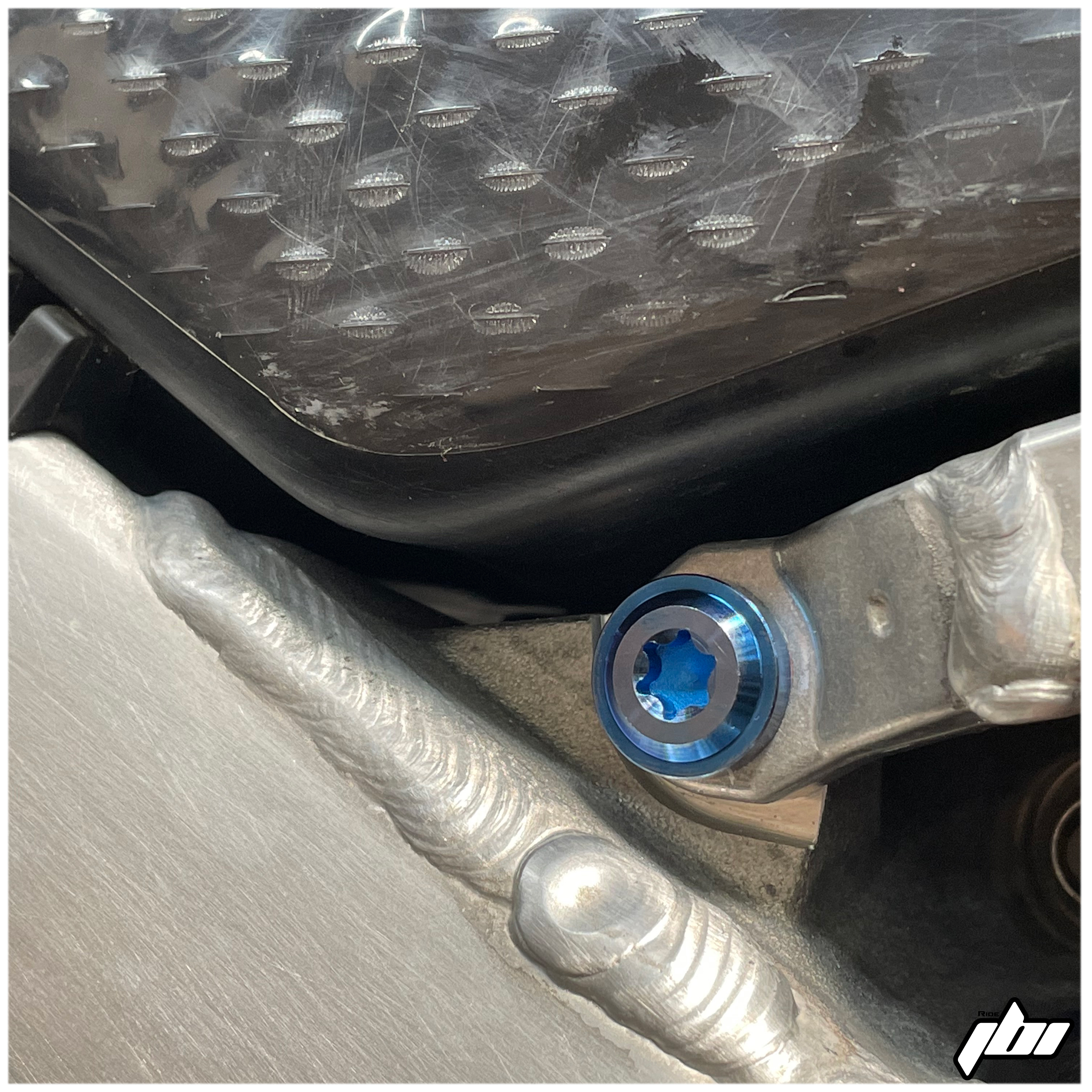 jbi-ti-blue-bolts-yzf-upper-subframe3a.jpg