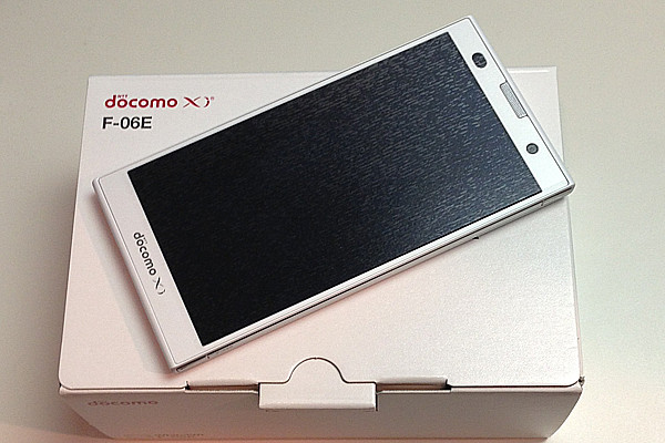 docomo ARROWS NX F-06E ホワイト 21yvLbgLF2L._UF350,350_QL80_.jpg