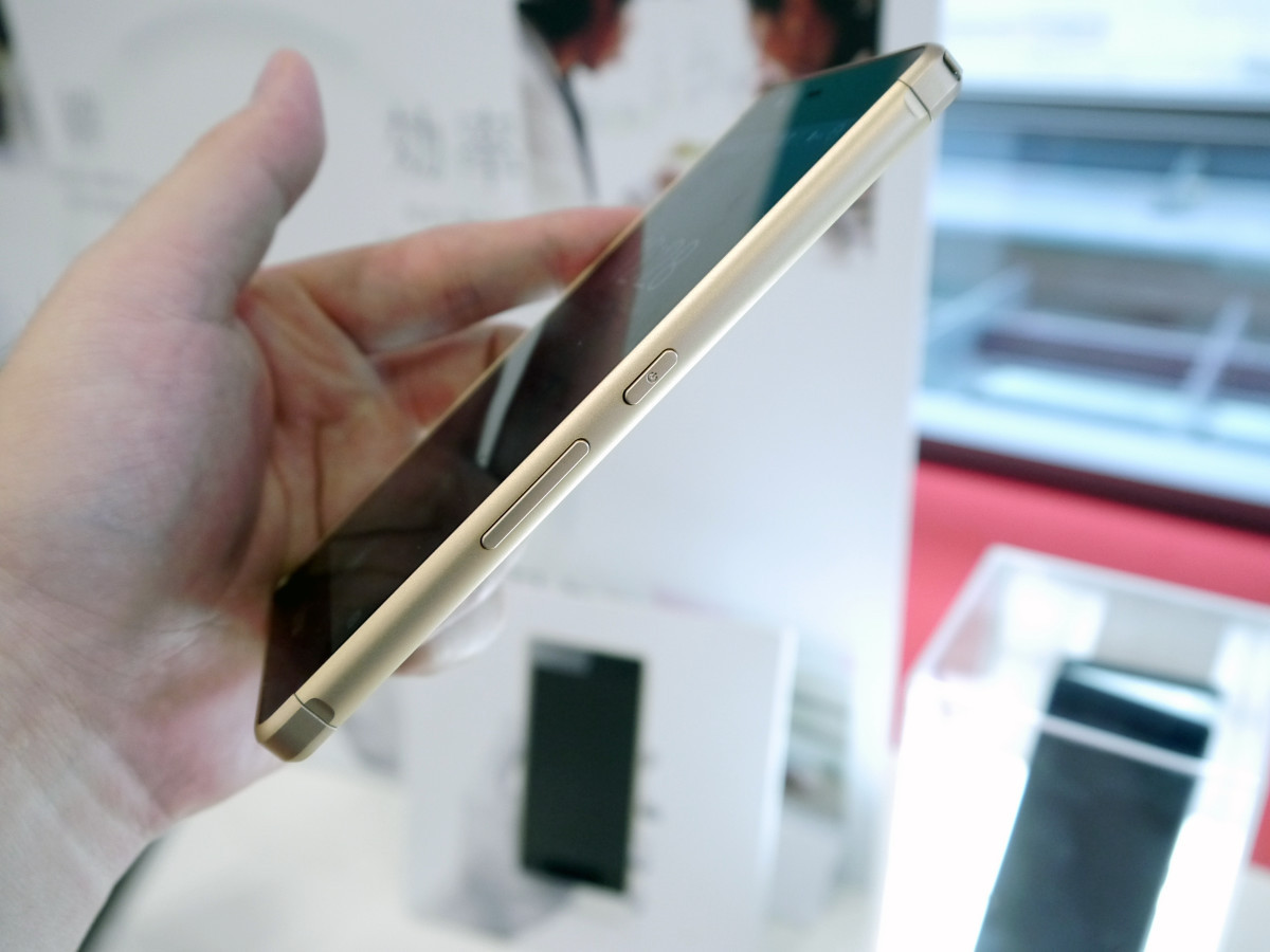 Kyoex - Shop Buy Fujitsu Arrows M03 Metal Frame Slim Android