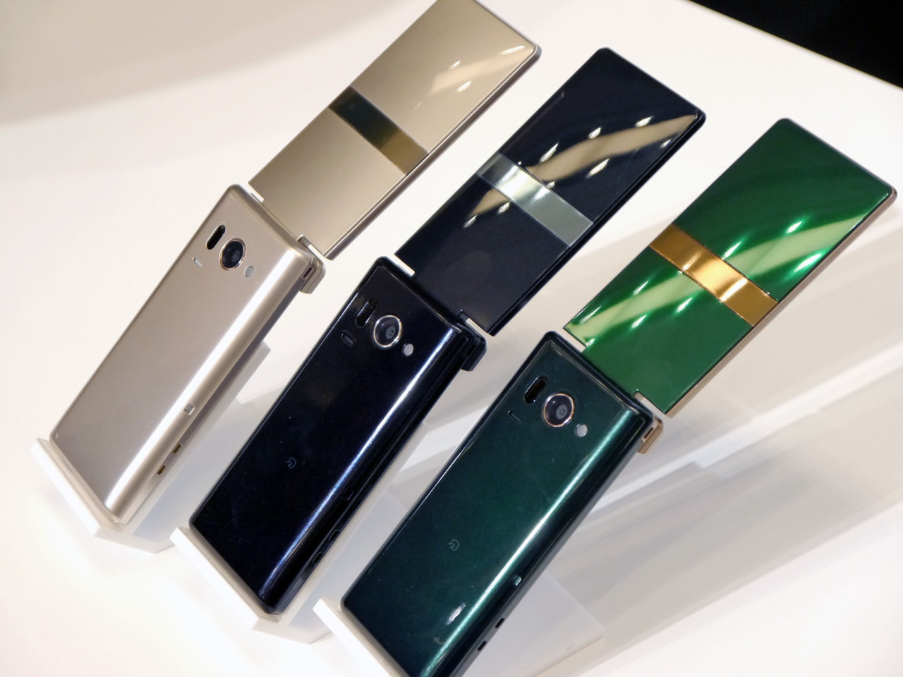 Kyoex - Shop Buy AU KDDI Sharp SHF33 Aquos K Unlocked Android Flip