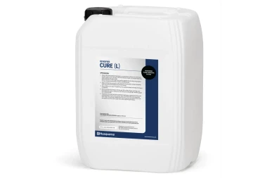 CURE (L) is a lithium silicate and is ideal for dense surfaces or outdoor projects. Can also be used as an additional lip coat after the initial CURE application, to optimise the densification effect throughout the grinding process.