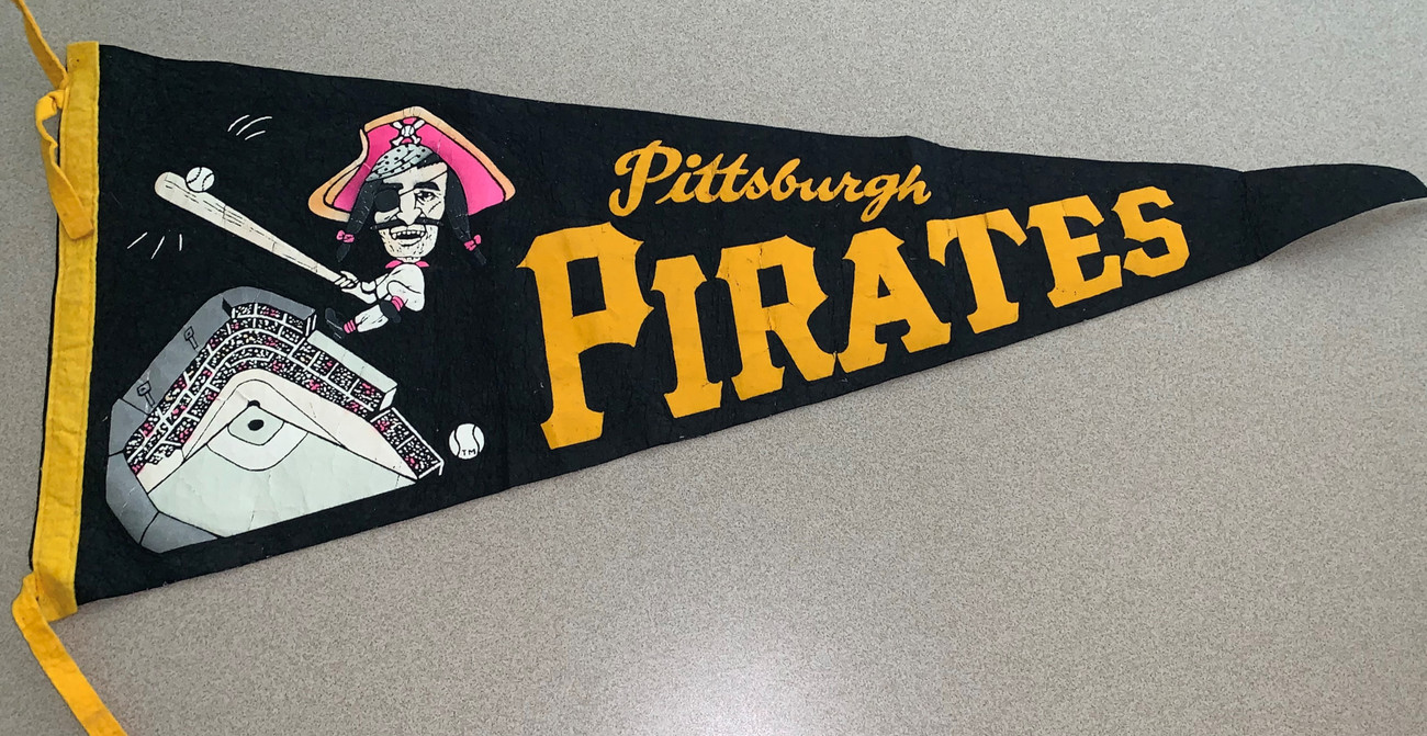 1960 ERA PITTSBURGH PIRATES VINTAGE BASEBALL PENNANT FLAG