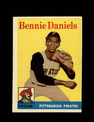 1958 BENNIE DANIELS TOPPS #392 PIRATES *G8039