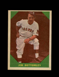 1960 JIM BOTTOMLEY FLEER #45 *0036