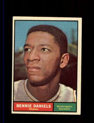 1961 BENNIE DANIELS TOPPS #368 SENATORS *0944