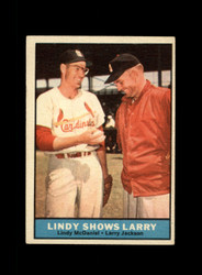 1961 MCDANIEL JACKSON TOPPS #75 LINDY SHOWS LARRY CARDINALS *9784
