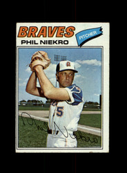 1977 PHIL NIEKRO TOPPS #615 BRAVES *G0812
